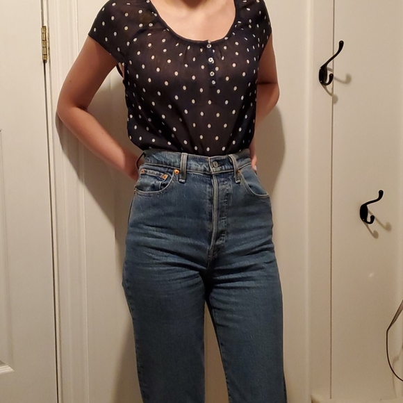 đź’™Hollister Polka-dot Blouse - Picture 14 of 14